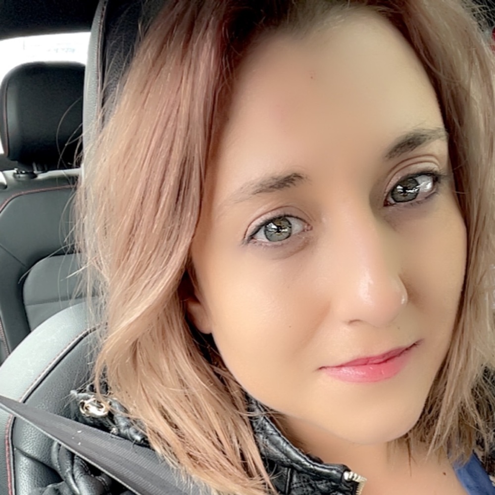 Meet your Posher, Ana